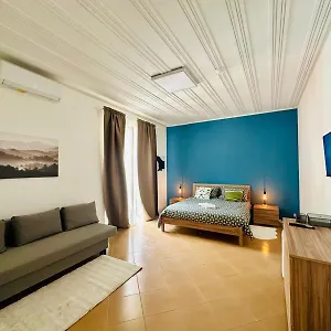 sicilian-vibes-rooms-with-suite.catania-hotels.net/